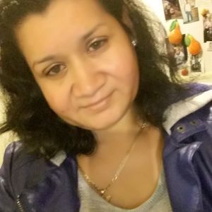 Meet your Posher, Roxana